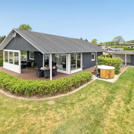 Holiday home Ankarl - 700m From The Sea In Se Jutland By Interhome Hejls
