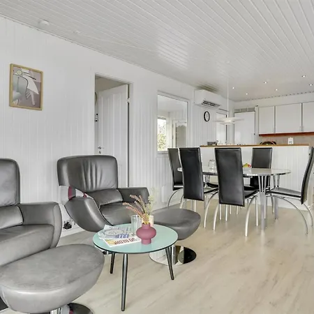 Ankarl - 700m From The Sea By Interhome *